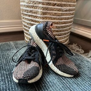 Women’s Adidas Ultra Boost Running Shoe Size 6.5